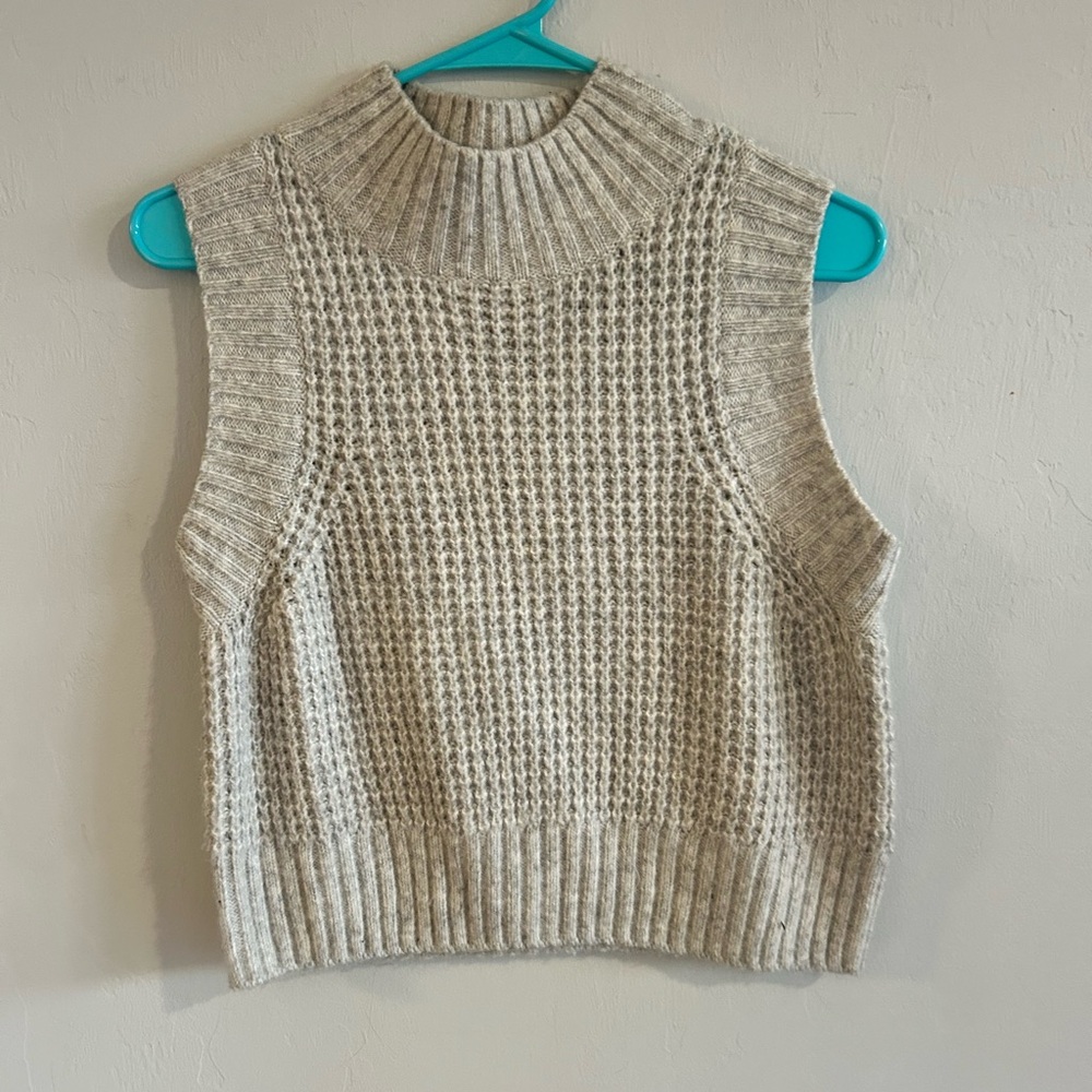 Jessica Simpson Gray Cowl Neck Sweater